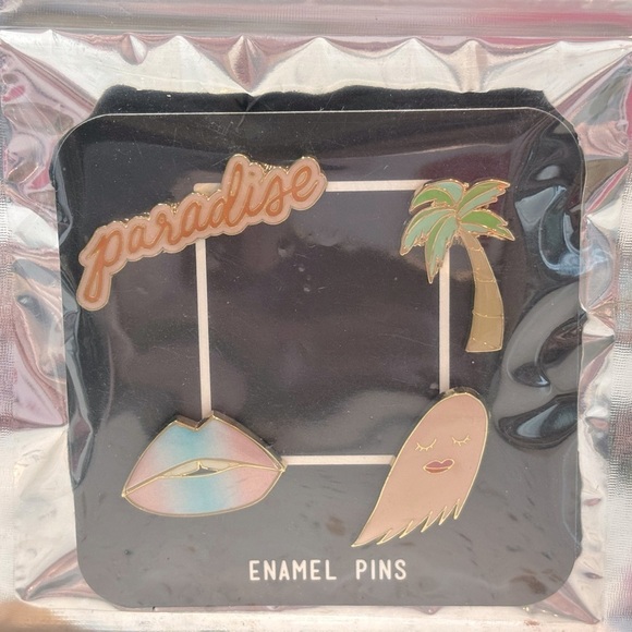 Enamel Pin Brooch Set Paradise & Ghost - Picture 3 of 3